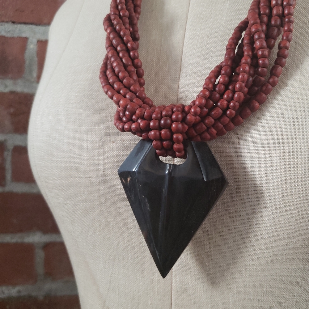 Pointed - Picture 2 of 2